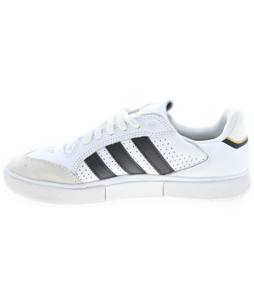 adidas รองเท้าผ้าใบ