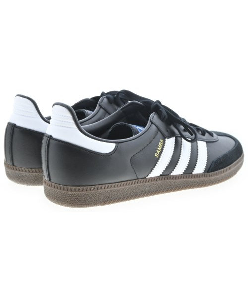 adidas รองเท้าผ้าใบ