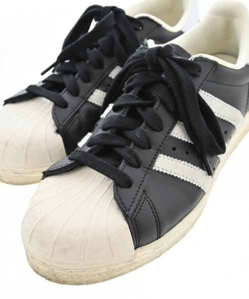 adidas รองเท้าผ้าใบ