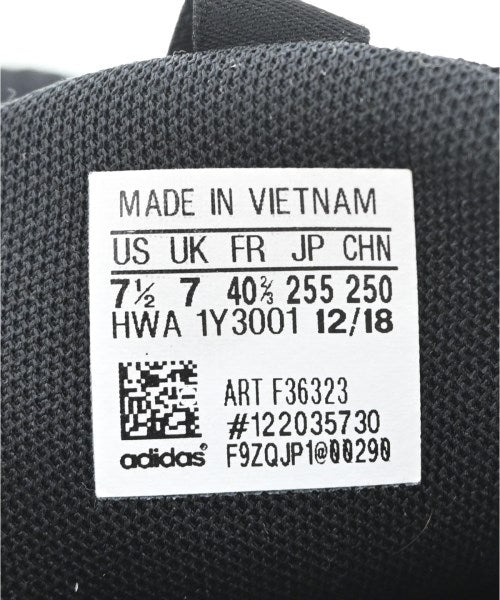 adidas รองเท้าผ้าใบ