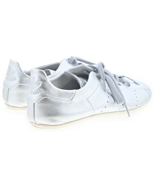 adidas รองเท้าผ้าใบ