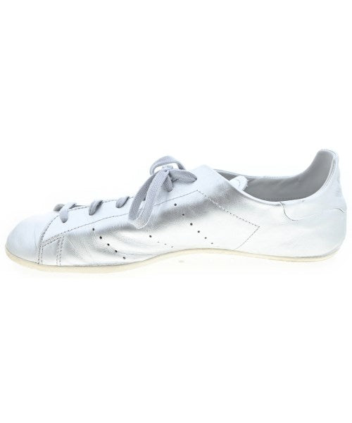 adidas รองเท้าผ้าใบ