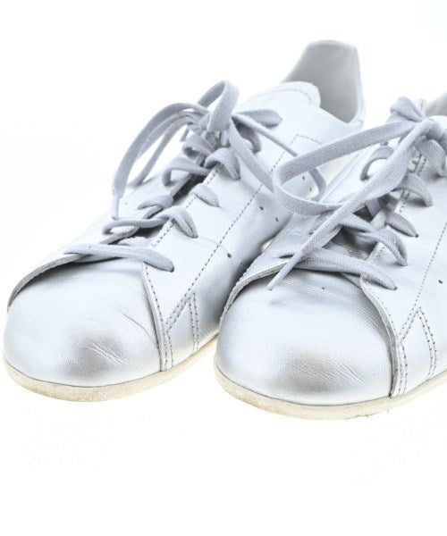 adidas รองเท้าผ้าใบ