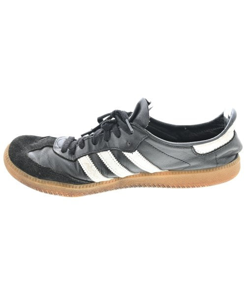 adidas รองเท้าผ้าใบ