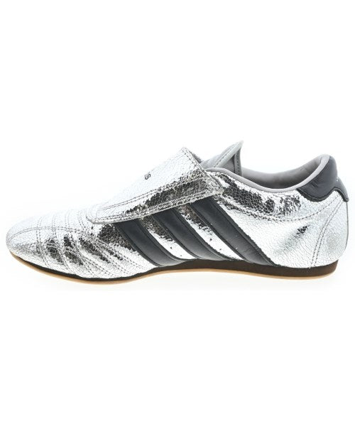 adidas รองเท้าผ้าใบ