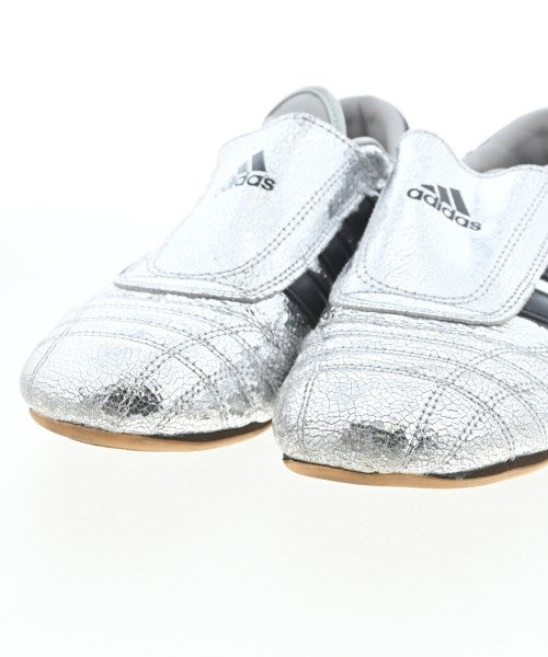 adidas รองเท้าผ้าใบ