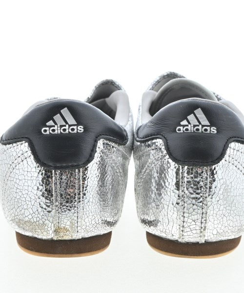 adidas รองเท้าผ้าใบ