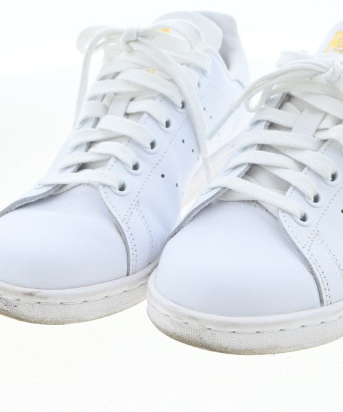 adidas รองเท้าผ้าใบ