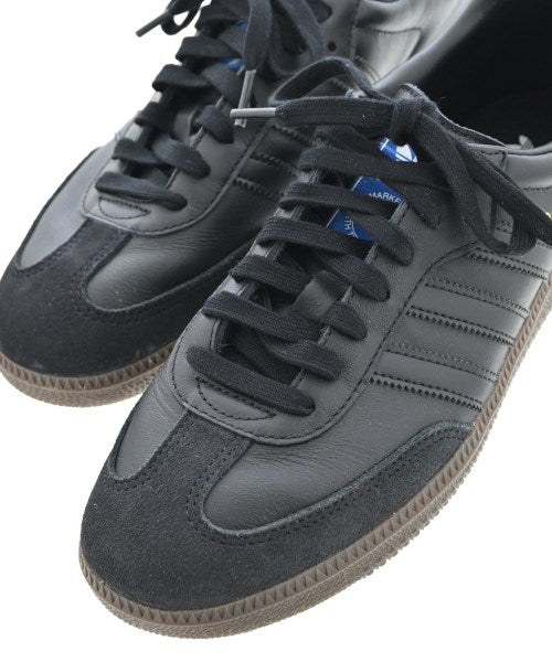 adidas รองเท้าผ้าใบ