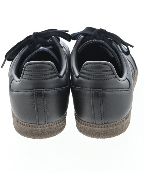 adidas รองเท้าผ้าใบ