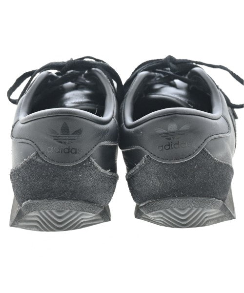 adidas รองเท้าผ้าใบ