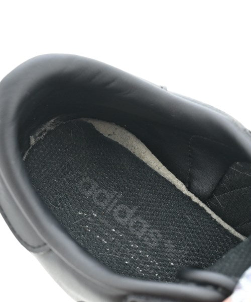 adidas รองเท้าผ้าใบ