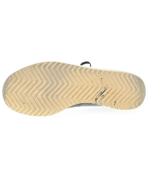 adidas รองเท้าผ้าใบ