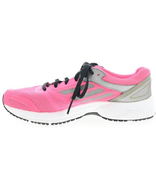 adidas รองเท้าผ้าใบ