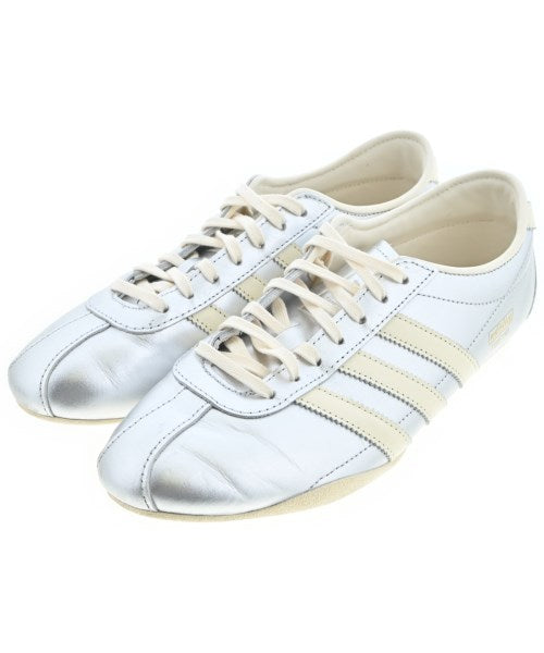adidas รองเท้าผ้าใบ