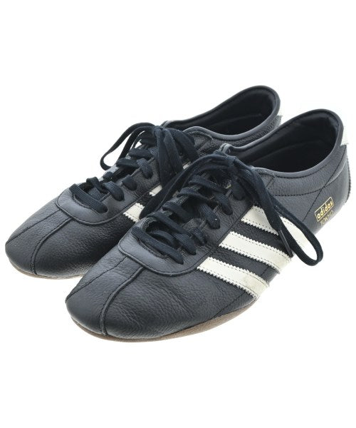 adidas รองเท้าผ้าใบ