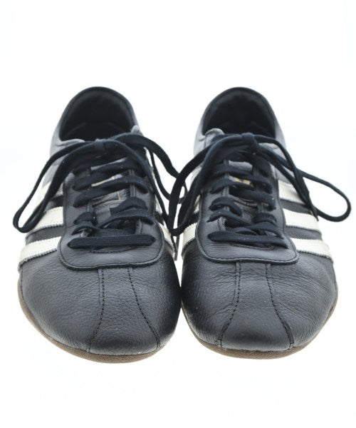 adidas รองเท้าผ้าใบ
