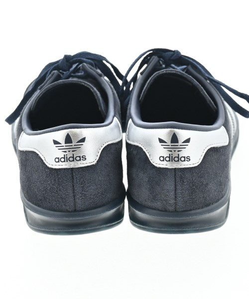 adidas รองเท้าผ้าใบ