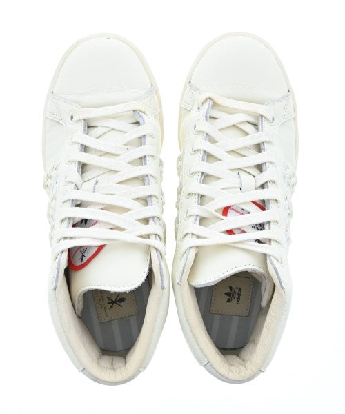 adidas รองเท้าผ้าใบ