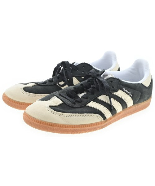 adidas รองเท้าผ้าใบ