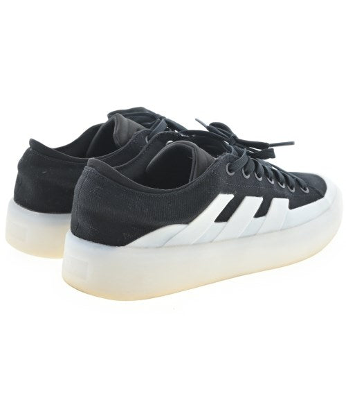 adidas รองเท้าผ้าใบ