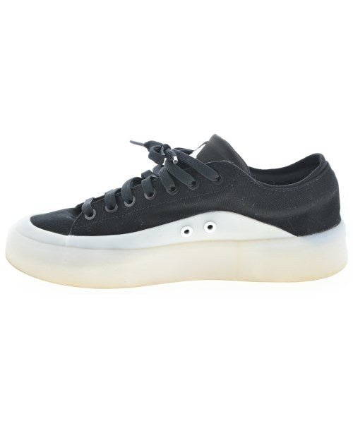 adidas รองเท้าผ้าใบ