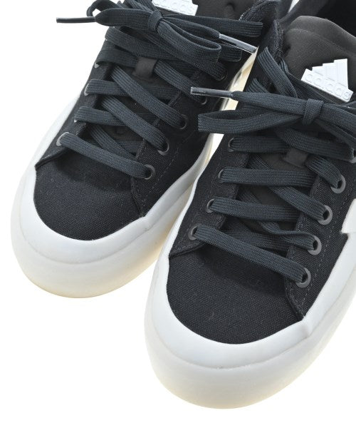 adidas รองเท้าผ้าใบ