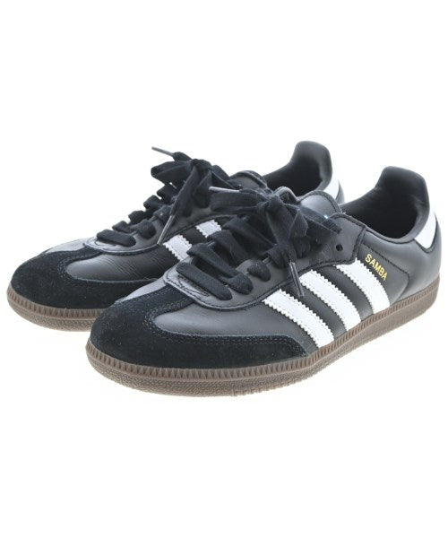 adidas รองเท้าผ้าใบ