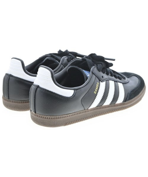 adidas รองเท้าผ้าใบ