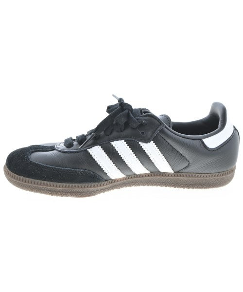 adidas รองเท้าผ้าใบ