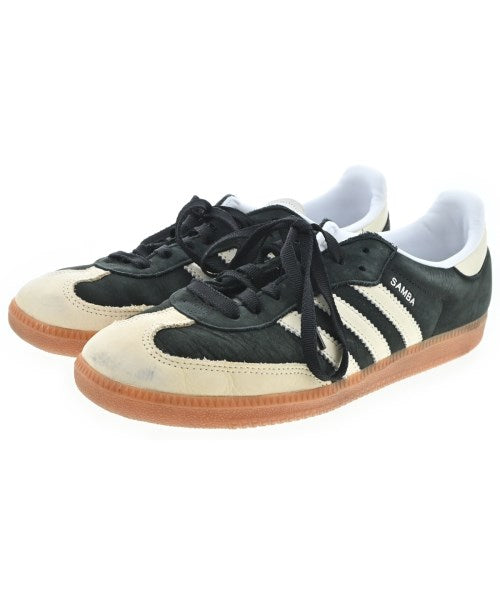 adidas รองเท้าผ้าใบ
