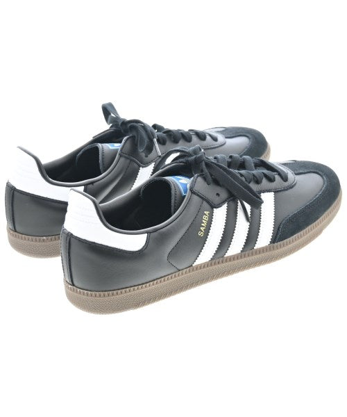 adidas รองเท้าผ้าใบ