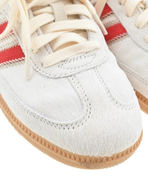 adidas รองเท้าผ้าใบ