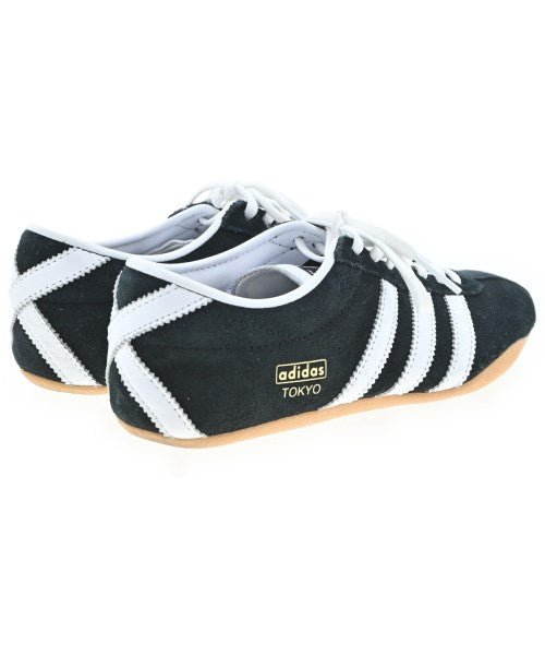 adidas รองเท้าผ้าใบ
