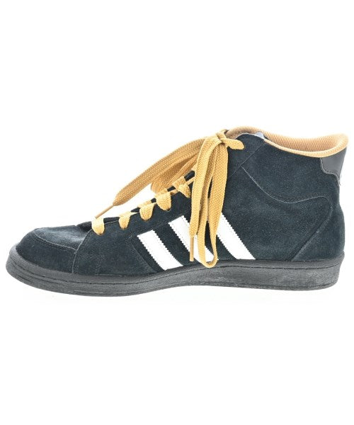 adidas รองเท้าผ้าใบ
