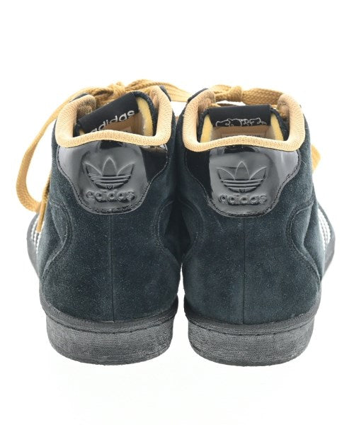 adidas รองเท้าผ้าใบ