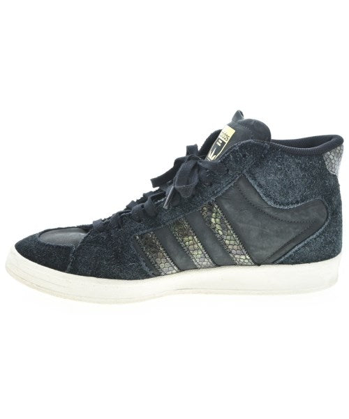 adidas รองเท้าผ้าใบ