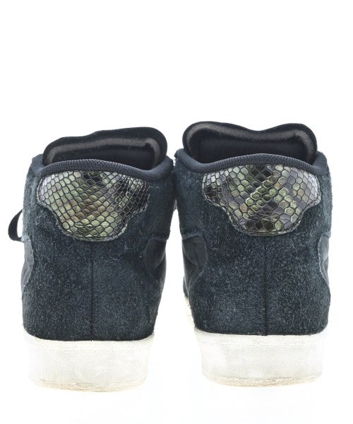 adidas รองเท้าผ้าใบ