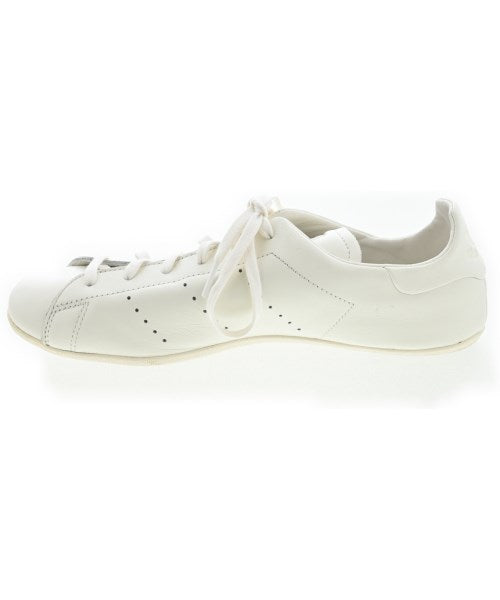 adidas รองเท้าผ้าใบ