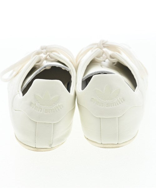 adidas รองเท้าผ้าใบ