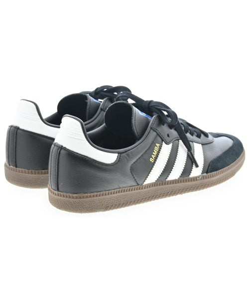 adidas รองเท้าผ้าใบ