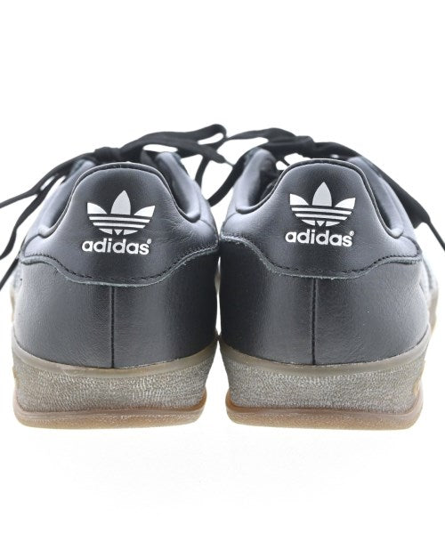 adidas รองเท้าผ้าใบ