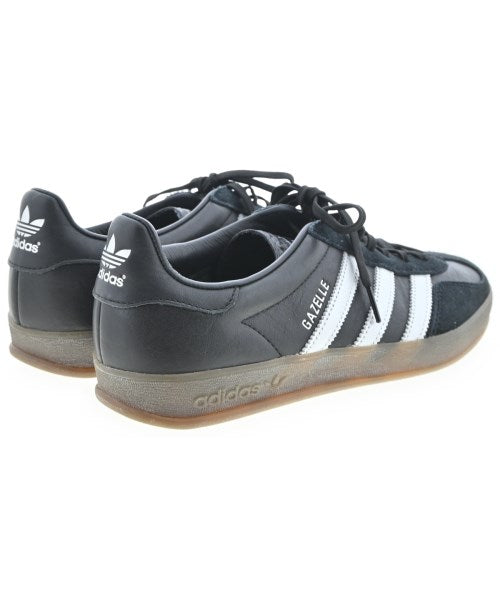 adidas รองเท้าผ้าใบ