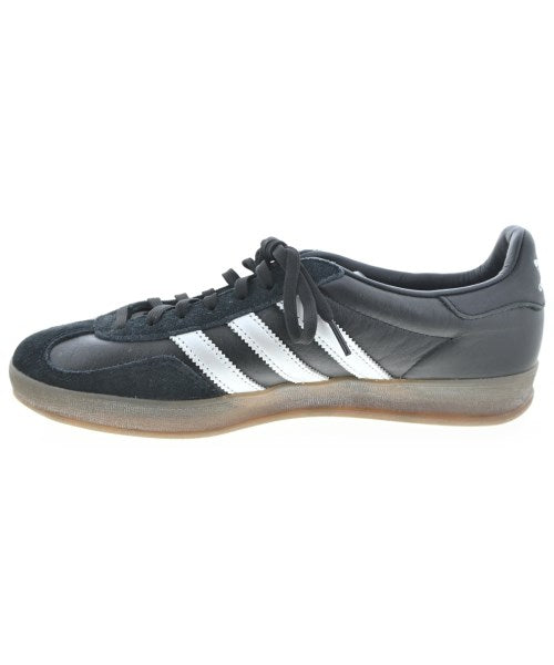 adidas รองเท้าผ้าใบ