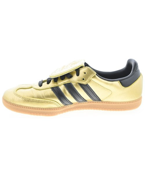 adidas รองเท้าผ้าใบ