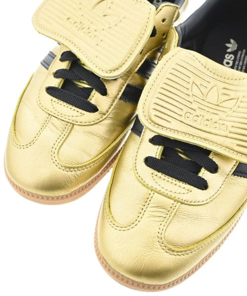 adidas รองเท้าผ้าใบ