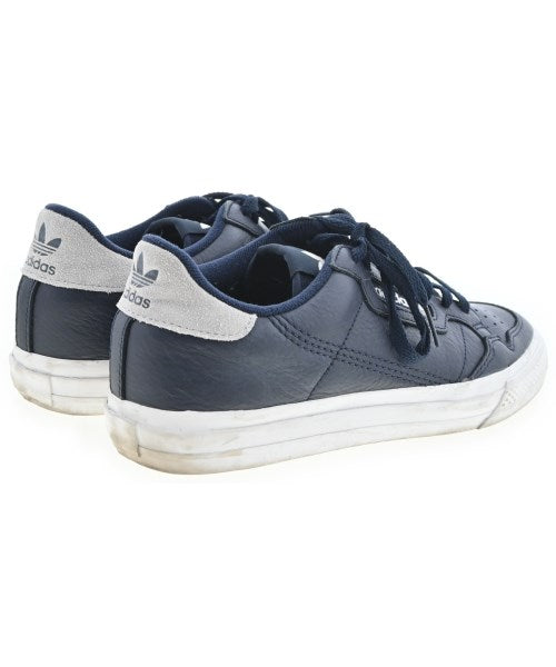 adidas รองเท้าผ้าใบ