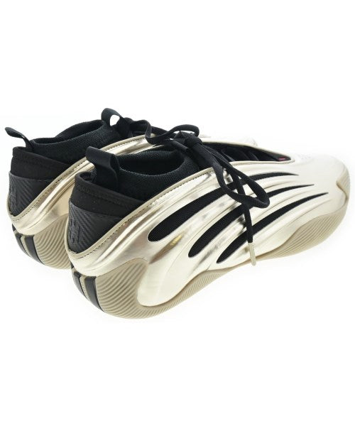 adidas รองเท้าผ้าใบ