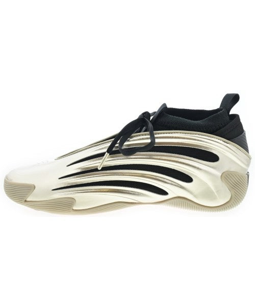 adidas รองเท้าผ้าใบ