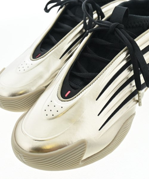 adidas รองเท้าผ้าใบ